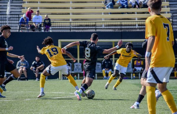 Men’s soccer suffers tough loss on senior day