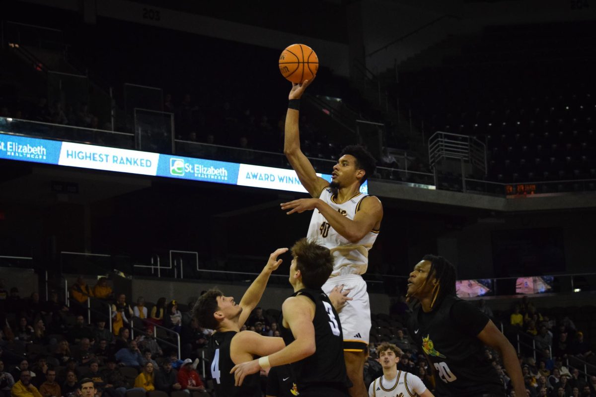 Keeyan Itejere had a big performance with 11 points and three blocks on Saturday.